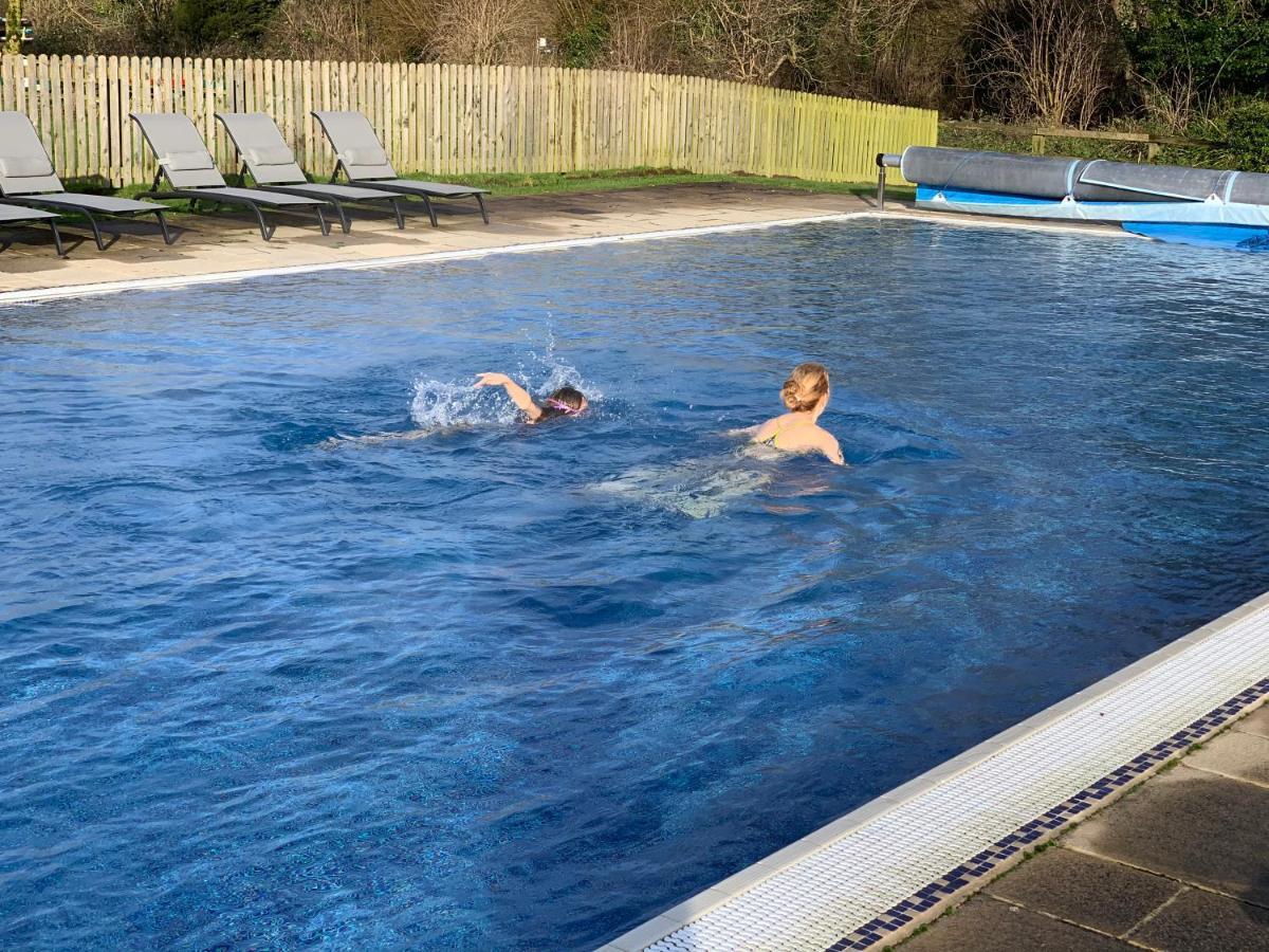 Carp'S Rise Cottage Somerford Keynes Eksteriør billede
