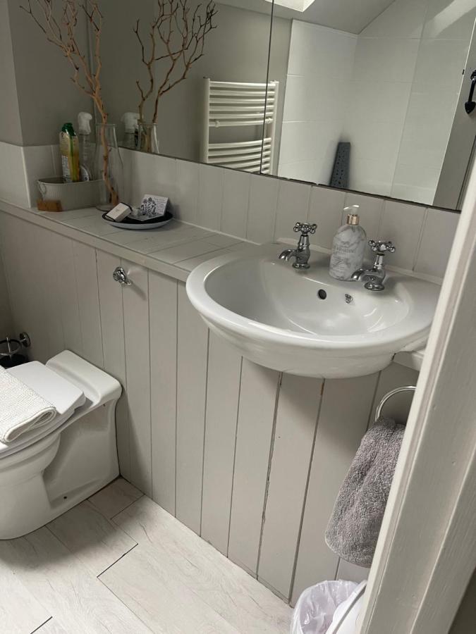 Carp'S Rise Cottage Somerford Keynes Eksteriør billede